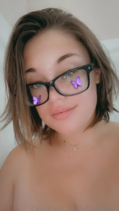 fayeexxx model hot picture