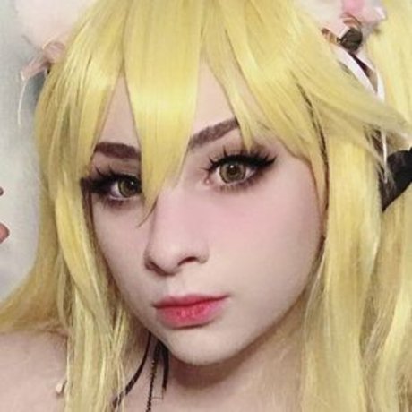 Spaceyellise model hot photos