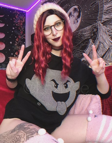 lexiveefree best model picture