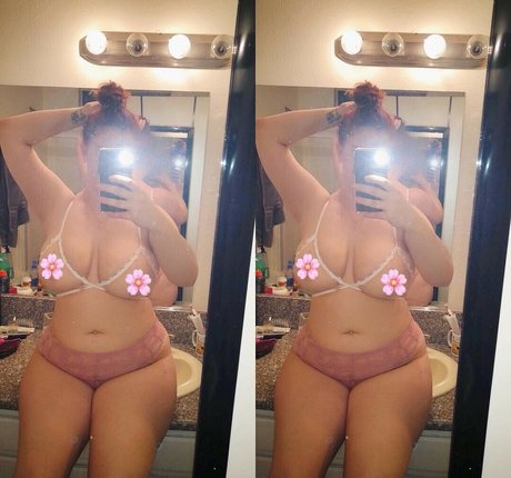 Nikkimichay naked pornstar image