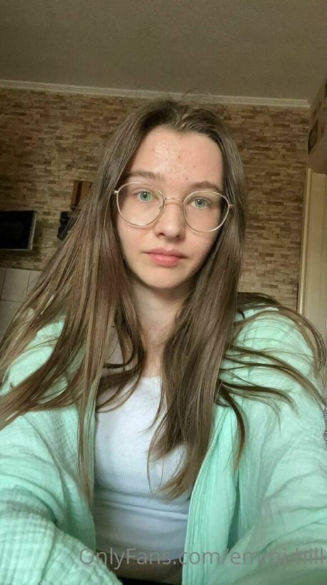 emmi hill model perfect img