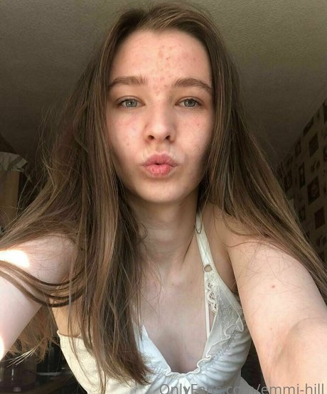 emmi hill best model picture