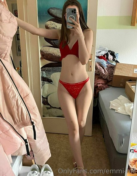 emmi hill model exclusive photos