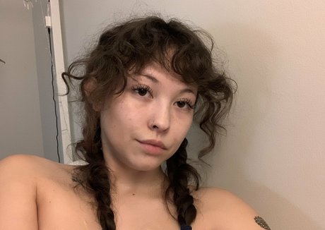 lauuu x model best archive