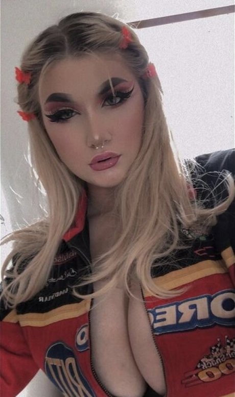 heys0phie nice actress img