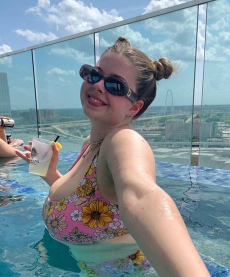 Ruby P sex model photos