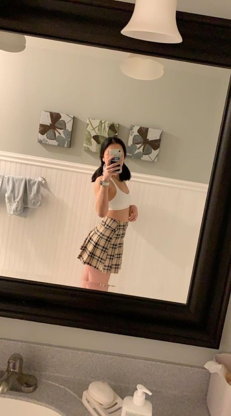 Alison L erotic star photo