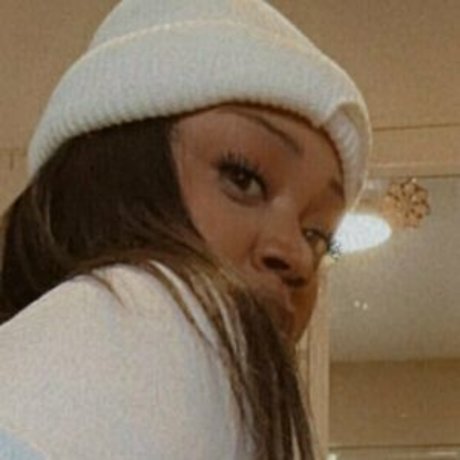 juicywxnter model free photo