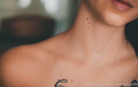 i am athame nice actress pics