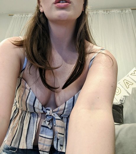 callaq hd pornstar photo