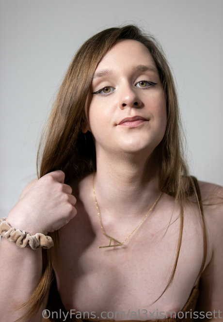 al3xismorissett nude star pic