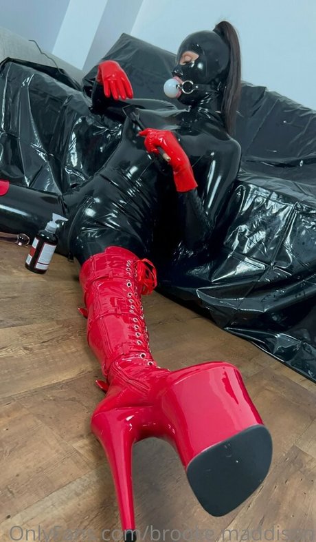 Brooke Maddison nude star galleries