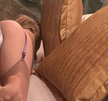 goldiegoat model best photos