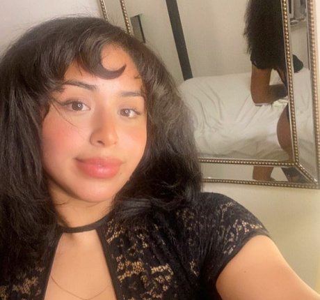 Sarai Fonseca star pornographic photo