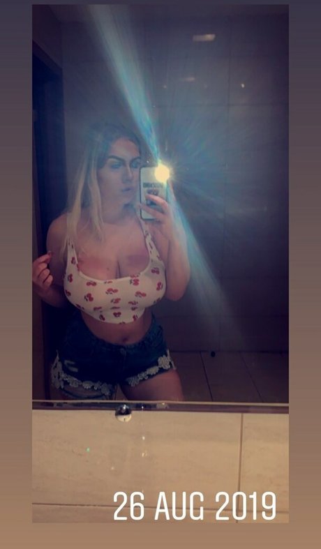 Emma H model sex photo