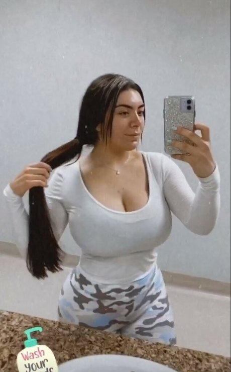 Nicky Nicole star exclusive pic