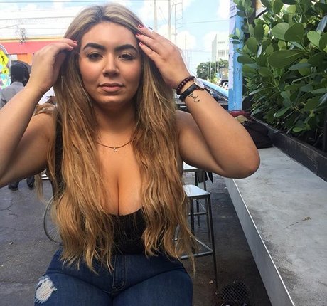 Nicky Nicole actress photos