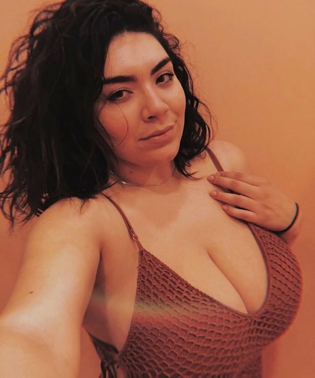 Nicky Nicole perfect actress pic