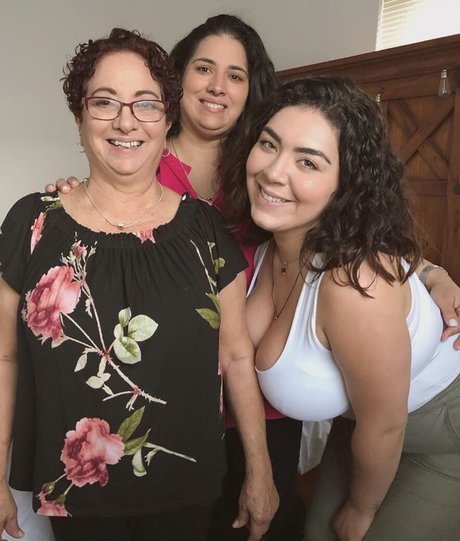 Nicky Nicole pornstar erotic image