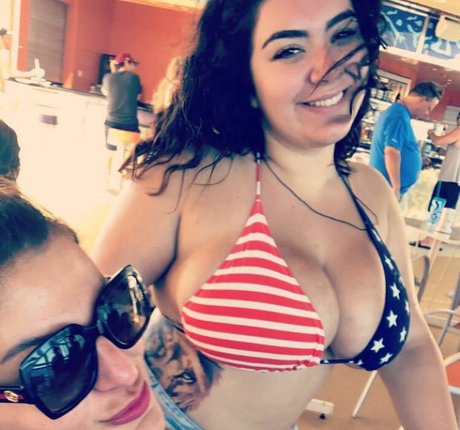 Nicky Nicole pornographic model pic