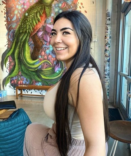 Nicky Nicole pornstar hd pics