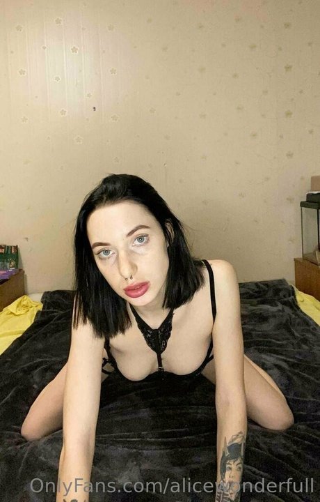 alicewonderfull hot actress img