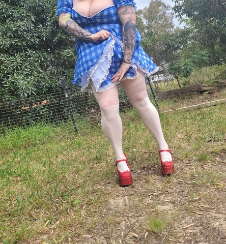 feetheat27 model exclusive img