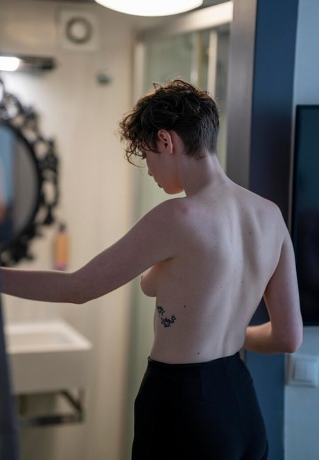 Didem ustuner actress image