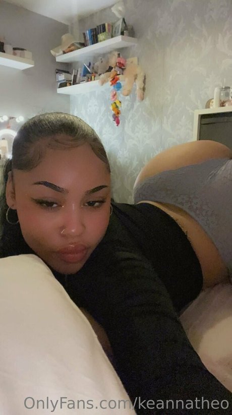 Keanna Theo porn model picture