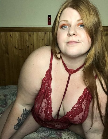 gingermilfxx pretty pornstar pic