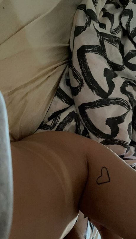 Luxuria pretty model images