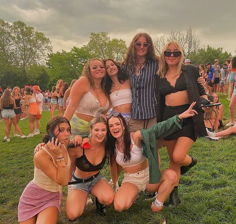 Hannah B pretty star photo