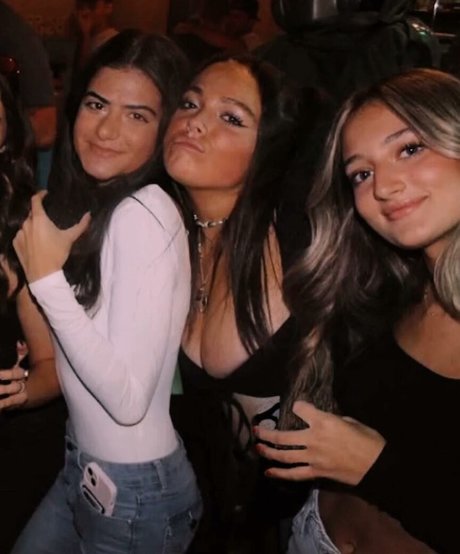 Hannah B model porn pic