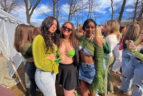 Hannah B star nude archive