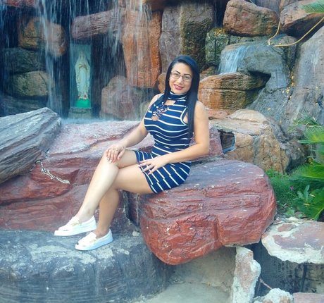 Nohely Guilarte model pics