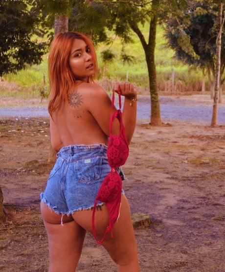 Nicollysntss porn star pictures