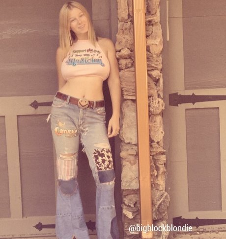 Bigblockblondie nice model photo
