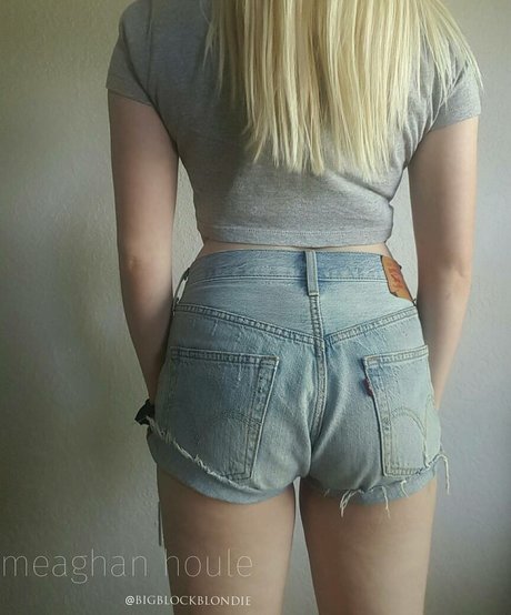 Bigblockblondie porn model image