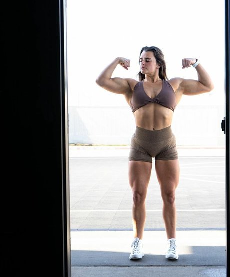 Janelle Jolicoeur model xxx pictures