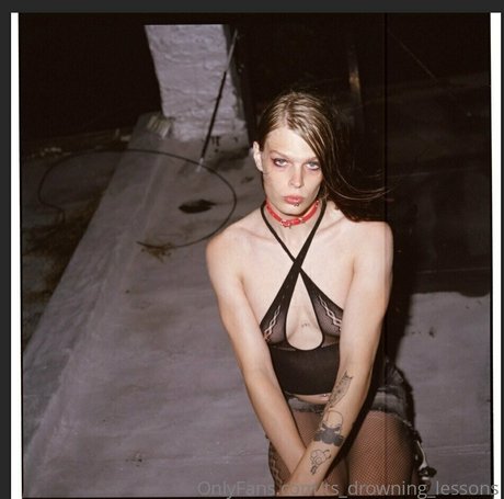 ts drowning lessons nudes actress gallery