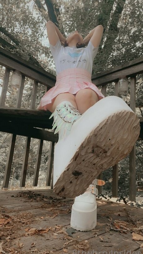 viinusflytrap actress picture