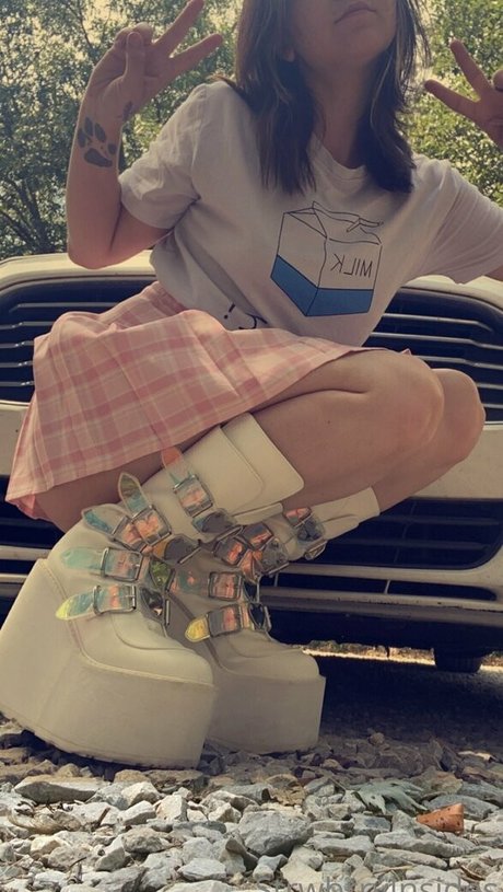 viinusflytrap model nude img