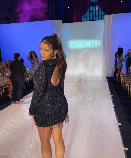 Carol Chaves sexy model galleries