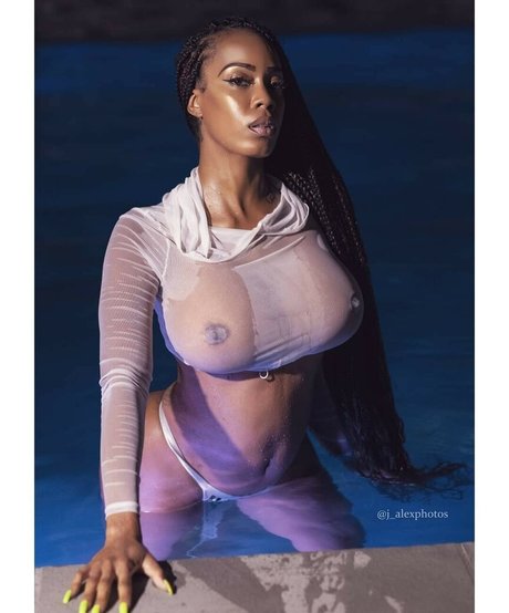 Marriam Chafera sexy model galleries