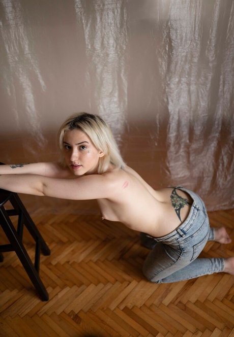 Simge Akkus beautiful pornstar gallery