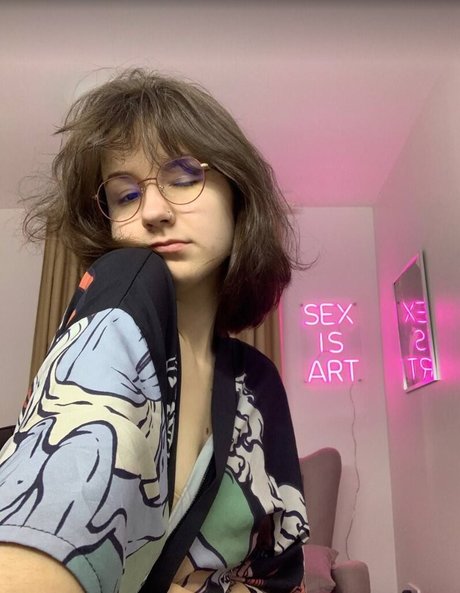 Madlesalia naked pornstar picture