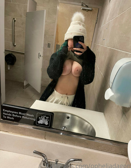 onlineevie naked star galleries