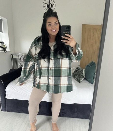 Scarlett Moffatt hd actress picture