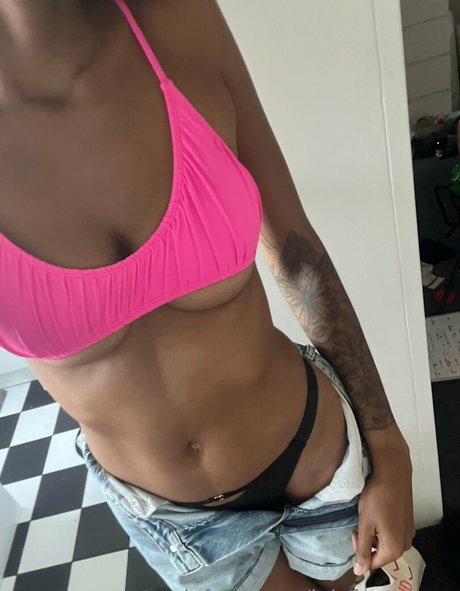 herefor lols model high quality photo