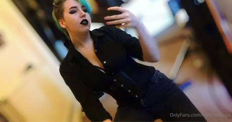 ravensrefuge erotic pornstar picture